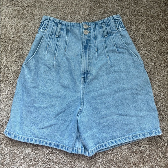 Zara Pants - Zara light wash denim shorts